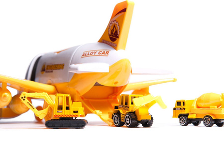 Duży otwierany samolot transporter z zestawem samochodów budowlanych dla dzieci