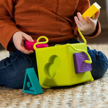Kostka edukacyjna Sorter kształtów dla dzieci OombeeCube Fat Brain Toys FA120-1