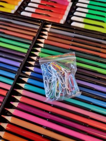 Duży zestaw artystyczny do rysowania malowania dla dzieci kredki pisaki farbki 288 elementów