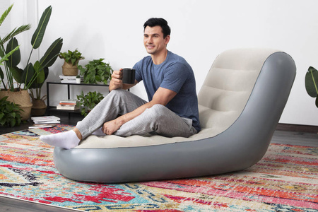 Dmuchany szary fotel leżak materac 165x84x79 cm Bestway 75064