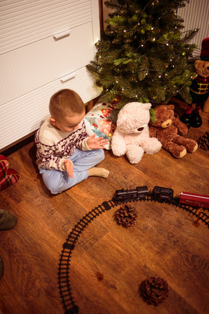 Kolejka elektryczna dymiąca pociąg lokomotywa z wagonami dla dzieci para wodna akcesoria DYM tor 7 metrów