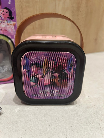 Zestaw karaoke dla dzieci głośnik mikrofony Huntrix K-popowe Łowczynie Demonów