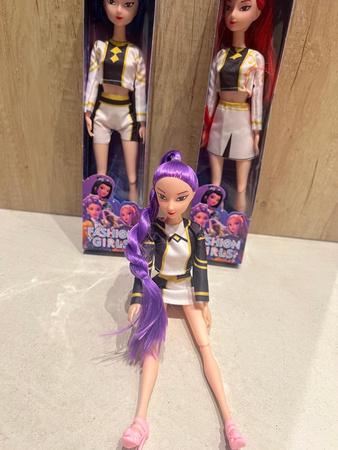 Laleczki z muzyką lalki Kpop Demon Hunters k-popowe łowczynie demonów zestaw Rumi Zoey Mira stroje piosenka Golden