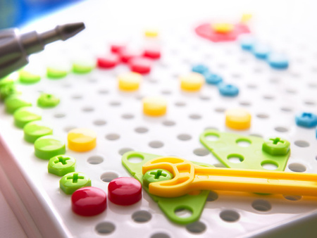 Zestaw edukacyjny konstrukcyjny dla dzieci Klocki do układania Wkrętarka Układanka w walizce 261 elementów