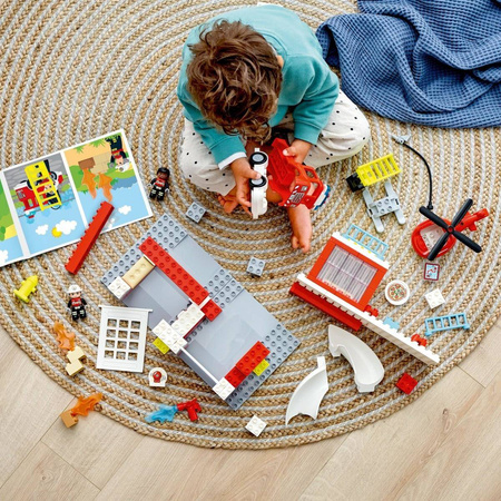 Lego DUPLO - Remiza strażacka i helikopter 10970
