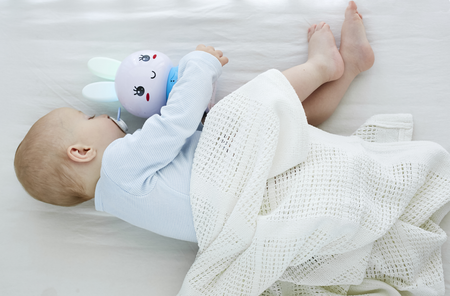 Interaktywny króliczek Alilo Honey Bunny G6 Lampka nocna Odtwarzacz MP3 fioletowy